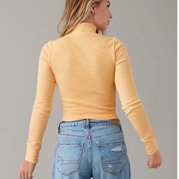 American Eagle Hey Baby Crop Mock Neck NWOT - Picture 2 of 6